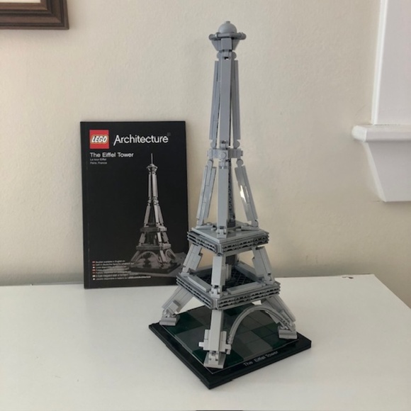 LEGO Architecture Series The Eiffel Tower (21019), Retired, Like New, Full Set - Picture 2 of 3